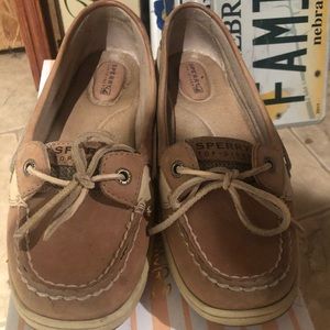 Women’s sperrys